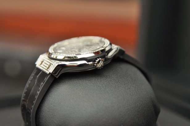 Đồng hồ Hublot Classic Fusion Titanium 42mm full kim cương mới 100%