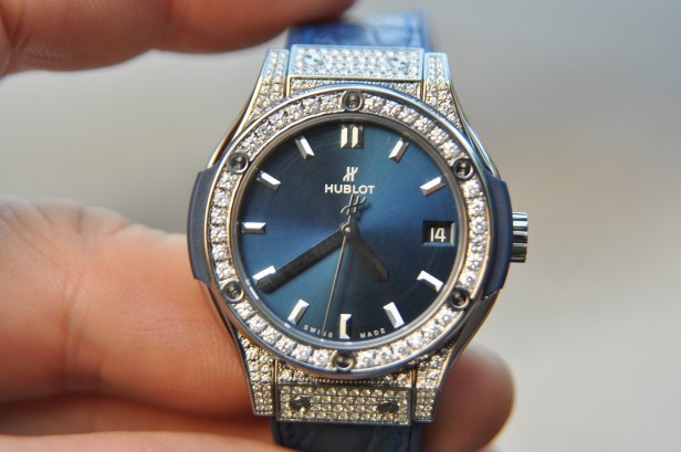 Đồng hồ Hublot nữ Classic Fusion Titanium 33mm đính kim cương