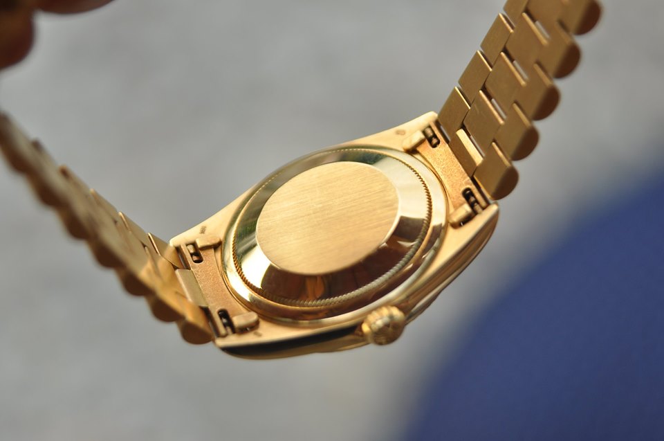 Đồng hồ Rolex 18238 Day Date mặt vi tính đính kim cương vàng đúc 18k